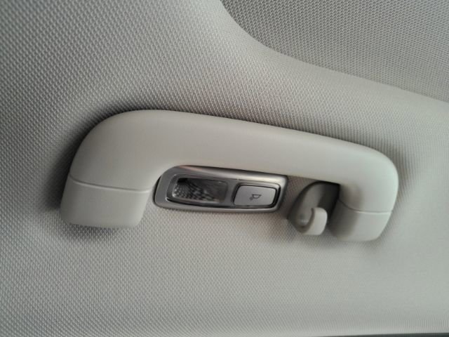 Used 2024 Genesis GV60 RWD image 33