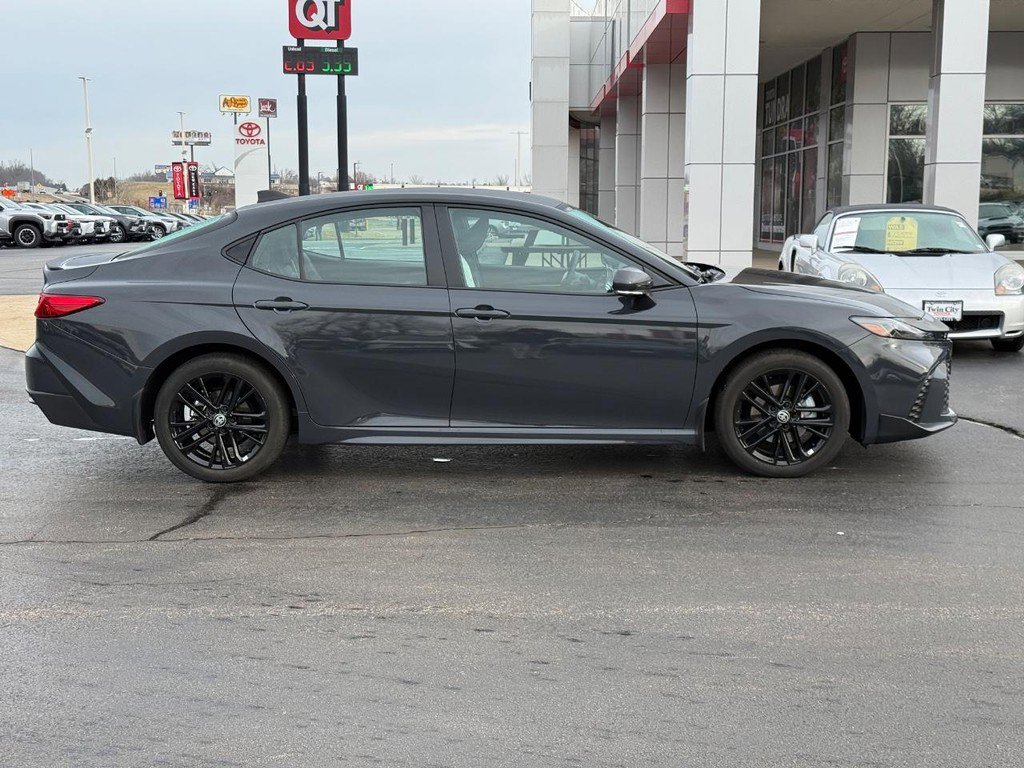 Certified 2025 Toyota Camry SE w/ Convenience Package image 2