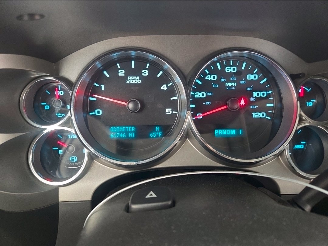 Used 2011 Chevrolet Silverado 2500 LT w/ Interior Plus Package AWD/4WD image 7
