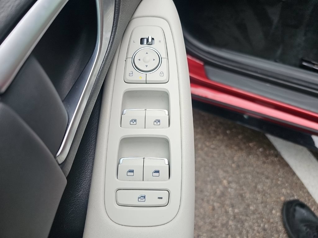 Certified 2025 Hyundai Sonata SEL FWD image 13