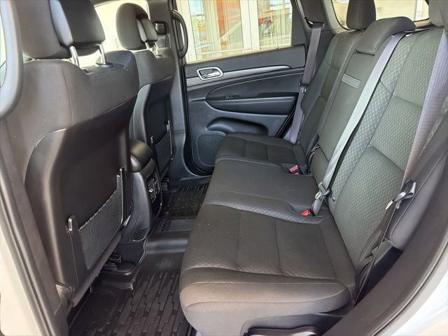 Used 2021 Jeep Grand Cherokee Laredo AWD/4WD image 13