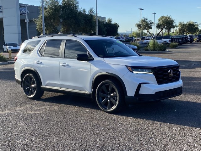 Used 2025 Honda Pilot Sport image 9