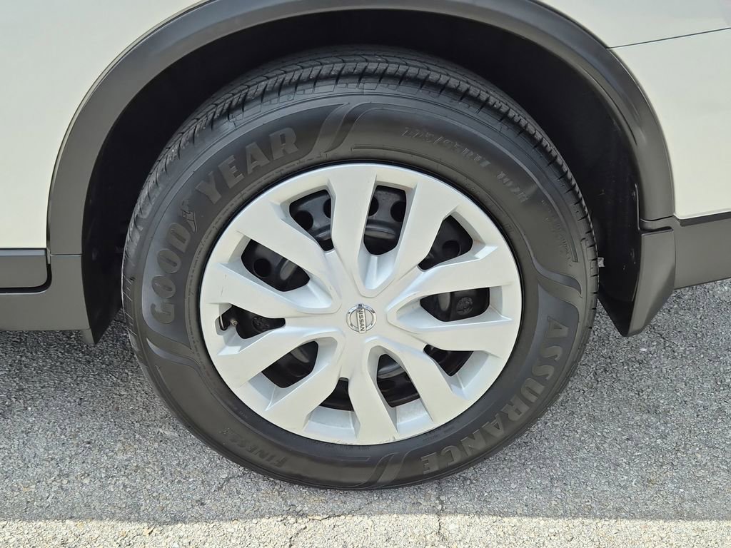 Used 2017 Nissan Rogue S image 10