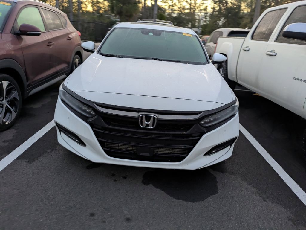 Used 2019 Honda Accord Touring image 2