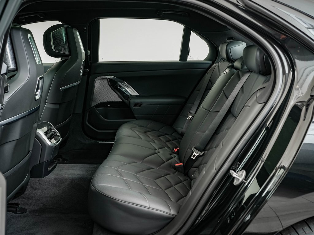 New 2026 BMW 740i xDrive w/ Executive Package image 47