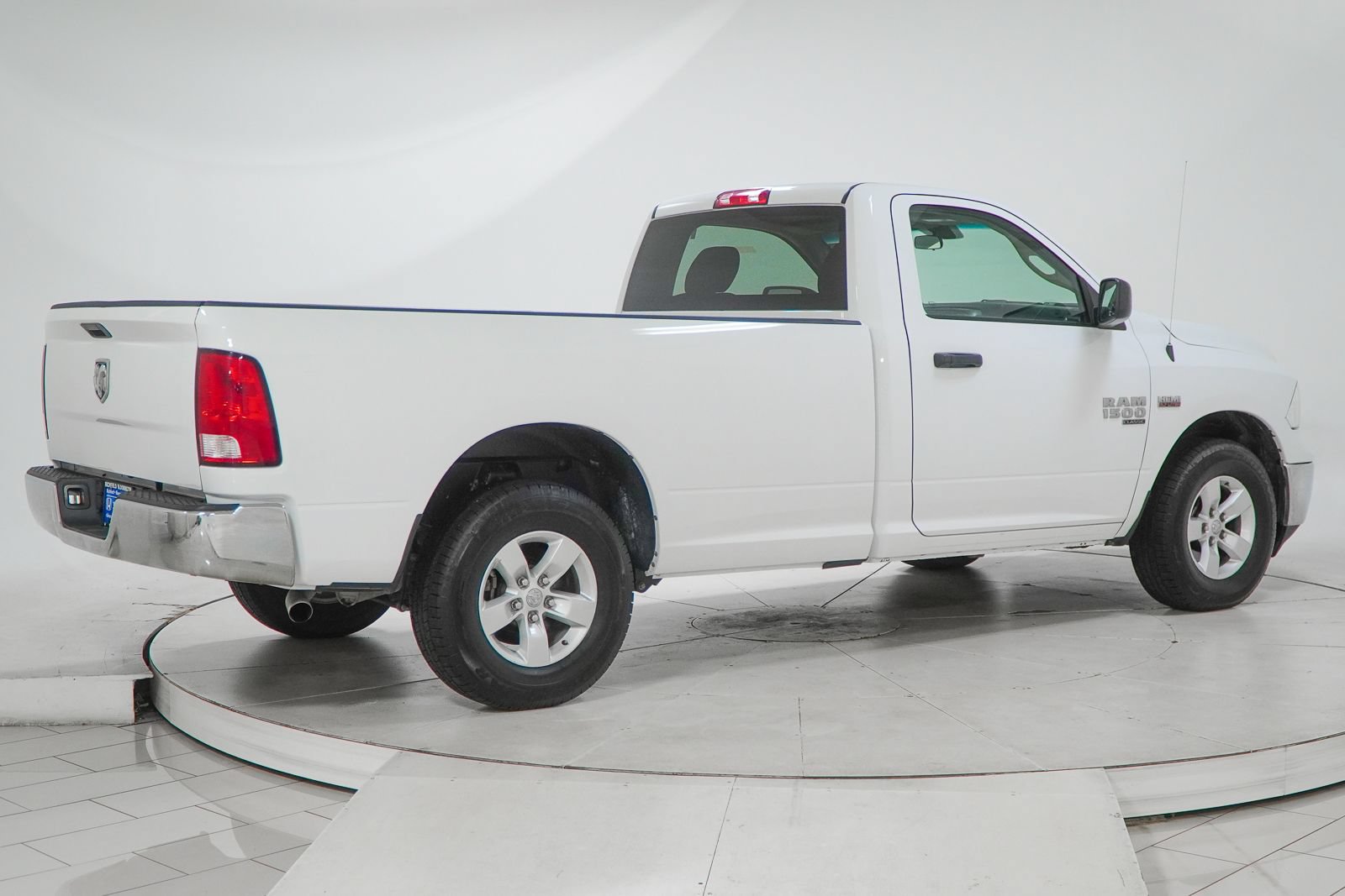 Used 2022 RAM 1500 Classic SLT AWD/4WD image 12