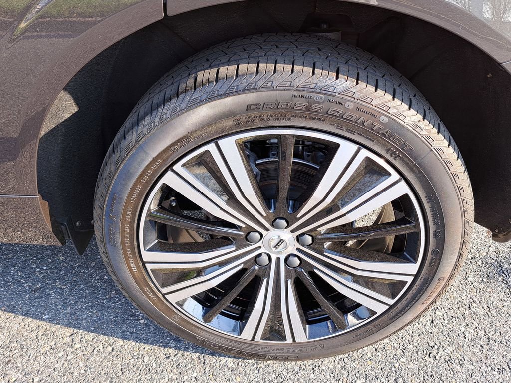 Used 2023 Volvo XC60 B5 Ultimate w/ Climate Package image 34