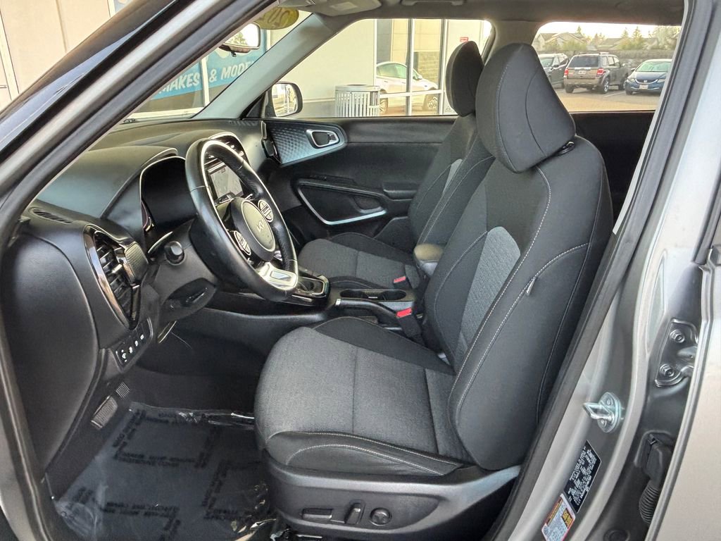 Used 2023 Kia Soul EX image 21