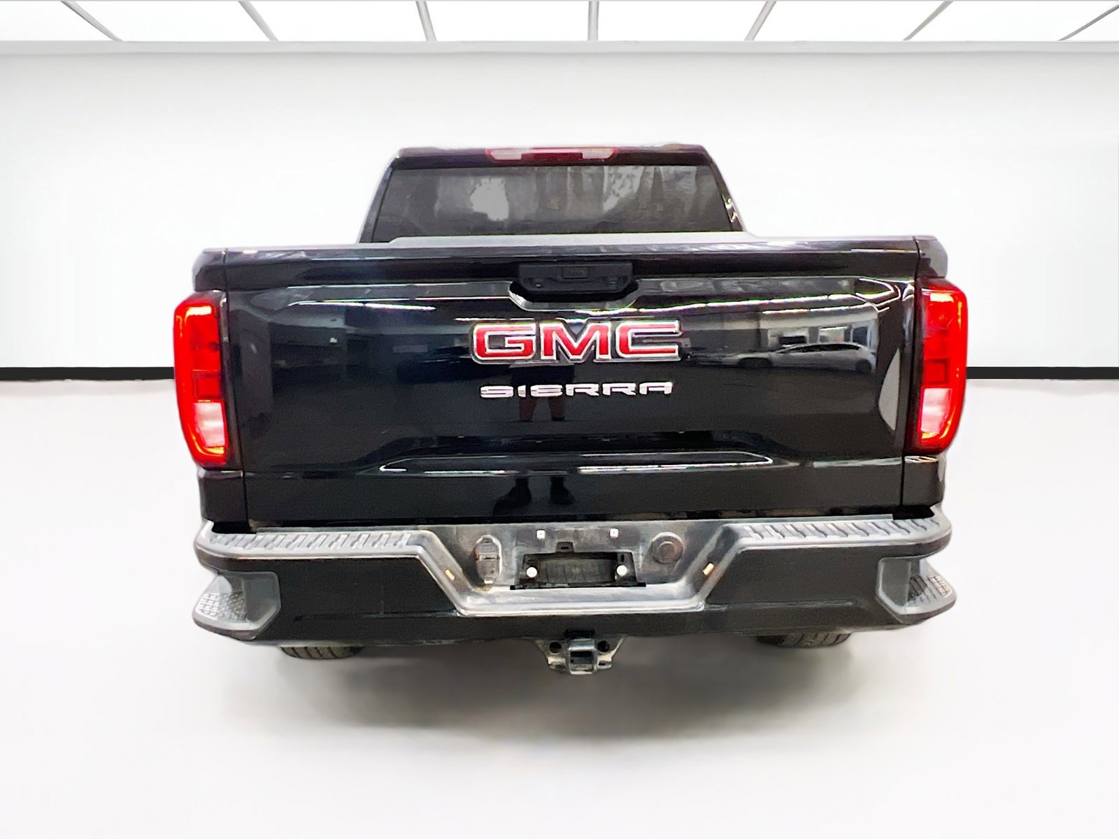 Used 2024 GMC Sierra 1500 Pro w/ Graphite Edition image 3