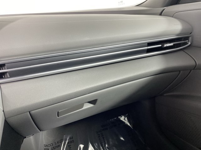 Used 2021 Hyundai Elantra SE FWD image 29