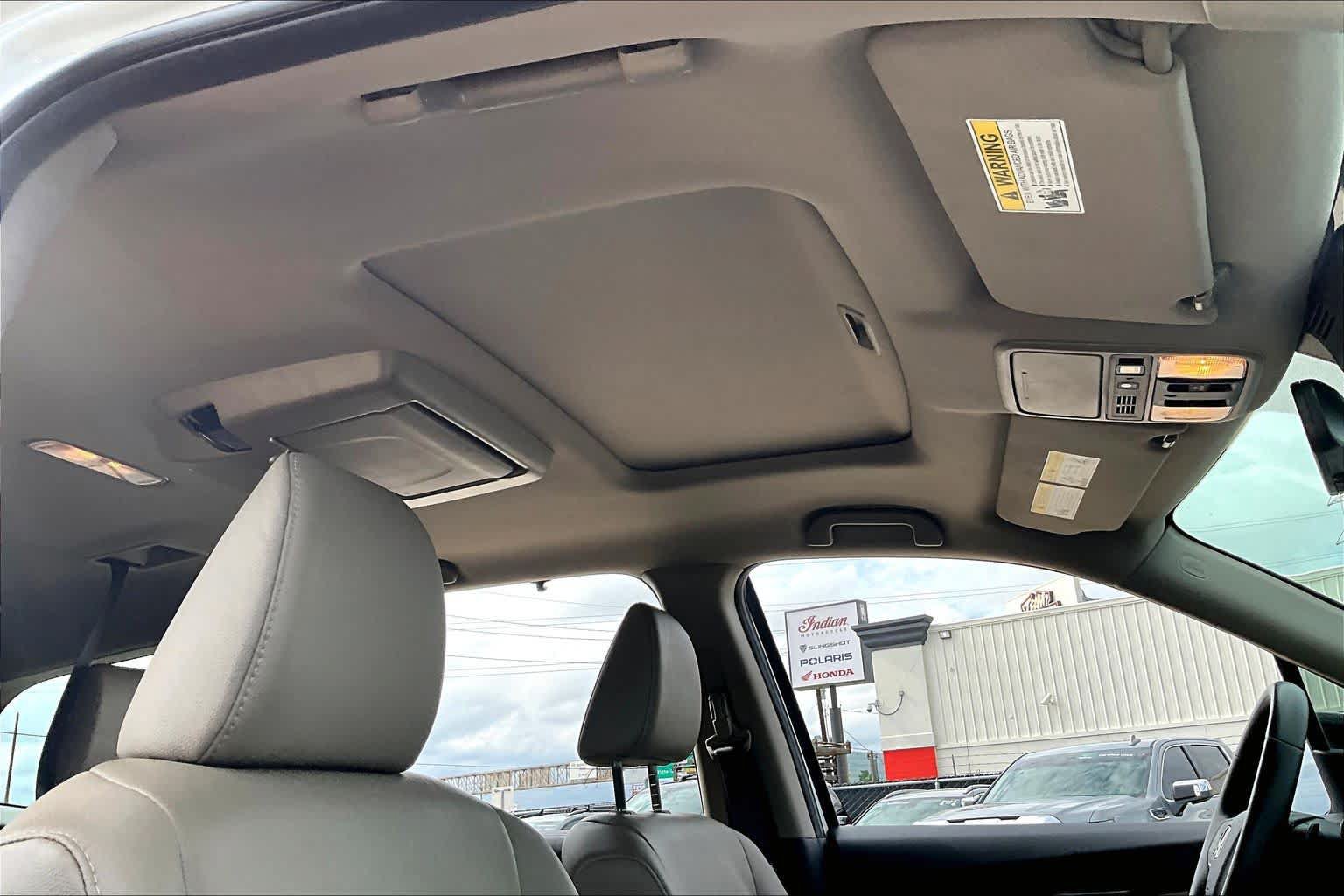 Used 2022 Honda Pilot Touring image 14
