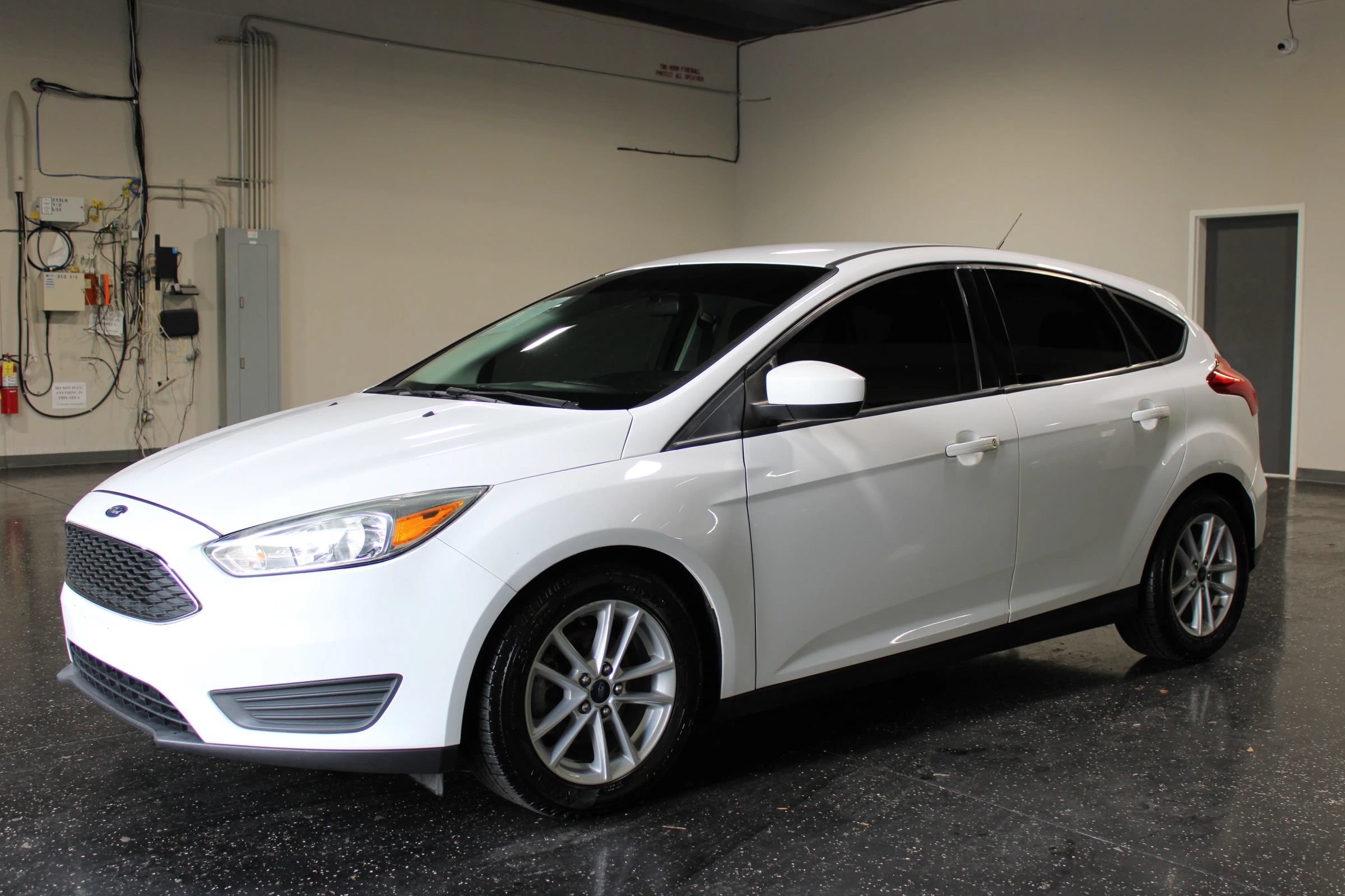 Used 2018 Ford Focus SE FWD image 6