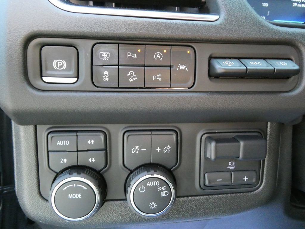 Certified 2024 Chevrolet Tahoe High Country w/ Advanced Technology Package AWD/4WD image 29