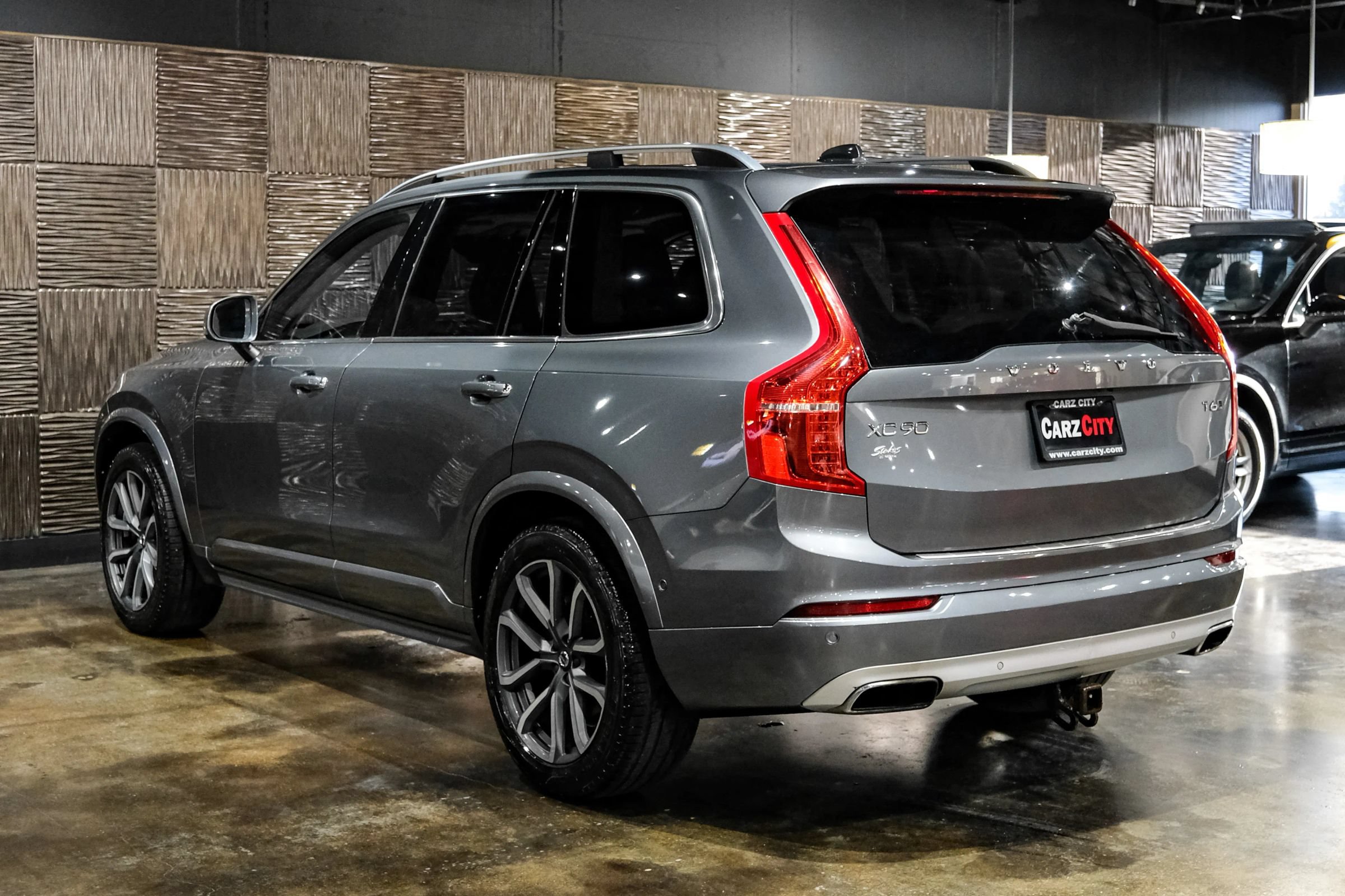 Used 2017 Volvo XC90 T6 Momentum w/ Convenience Package AWD/4WD image 11