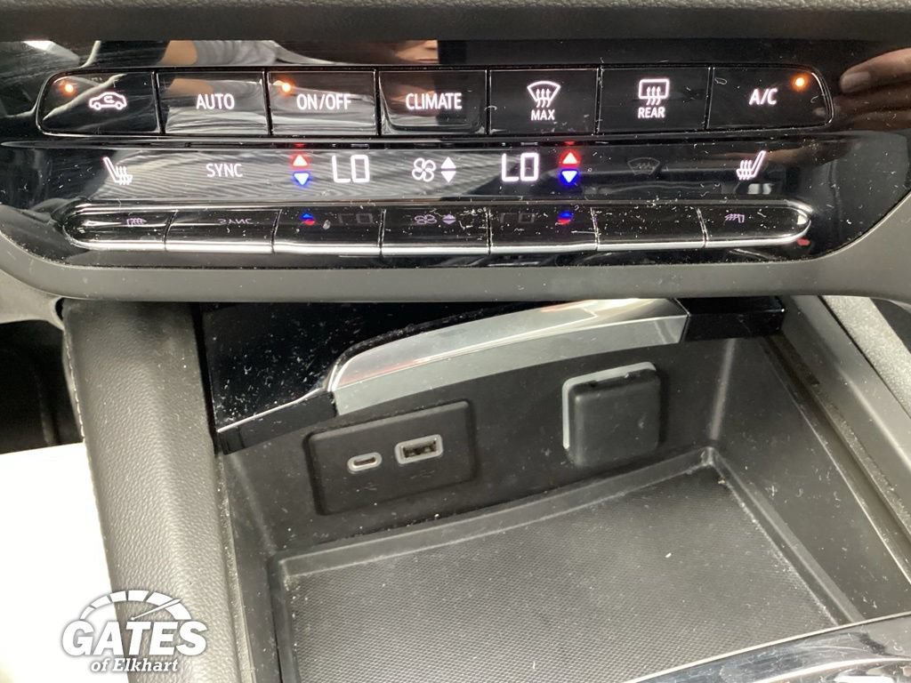 Used 2022 Buick Envision Preferred FWD image 18