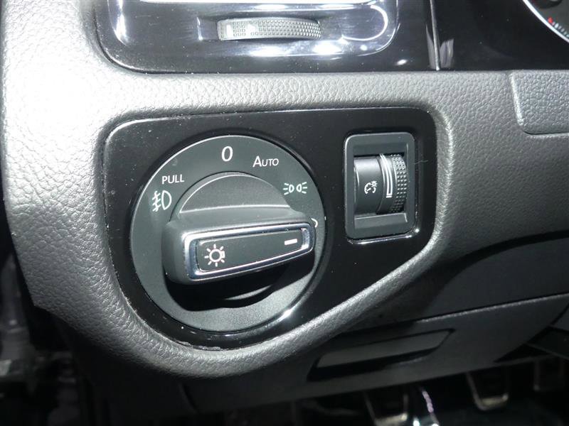 Used 2021 Volkswagen GTI Autobahn image 29