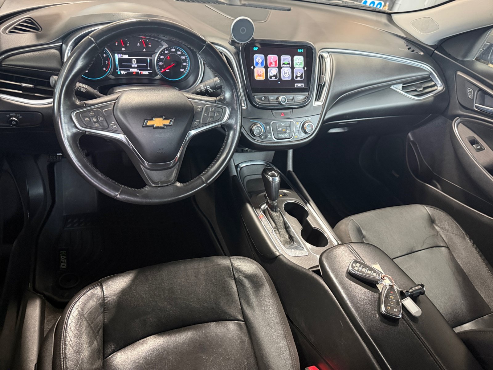 Used 2017 Chevrolet Malibu LT w/ Leather Package FWD image 26