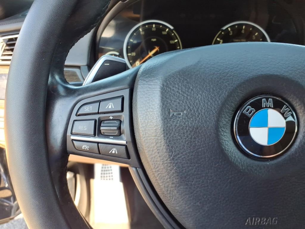 Used 2015 BMW 750Li xDrive AWD/4WD image 9