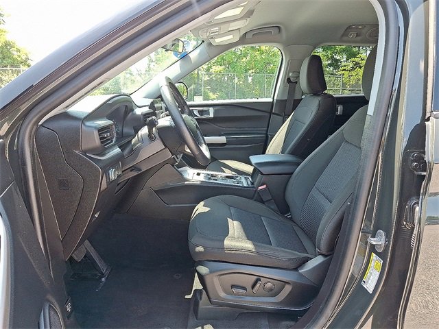 Used 2022 Ford Explorer XLT image 16