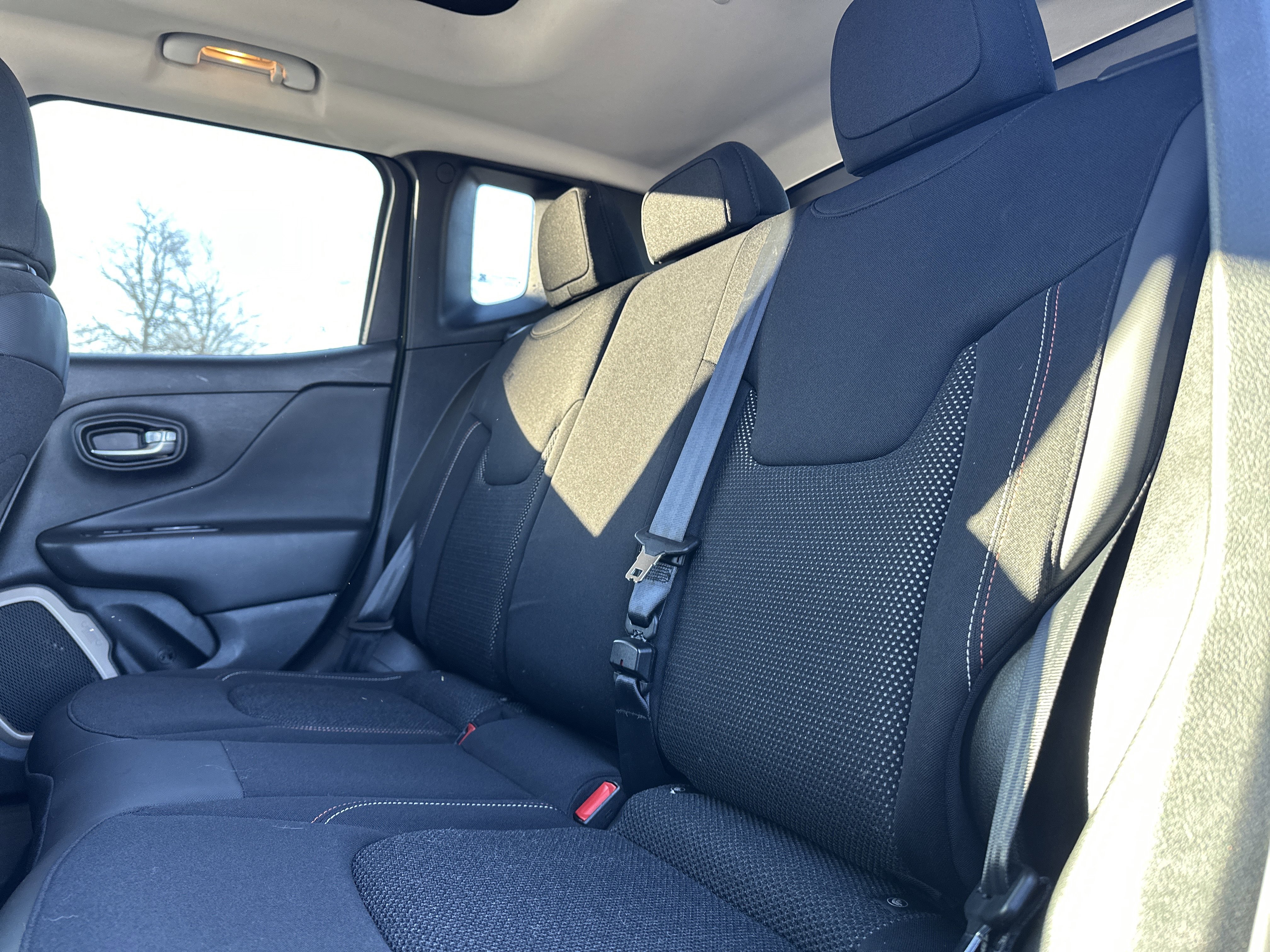 Used 2016 Jeep Renegade 75th Anniversary image 31