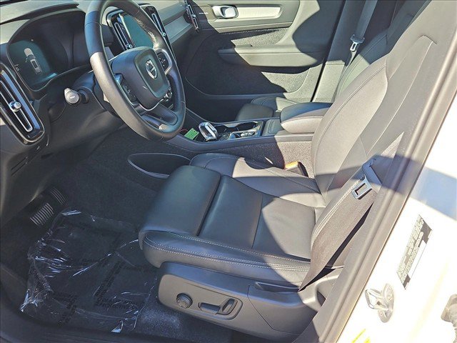 Used 2025 Volvo XC40 B5 Ultra w/ Climate Package AWD/4WD image 17
