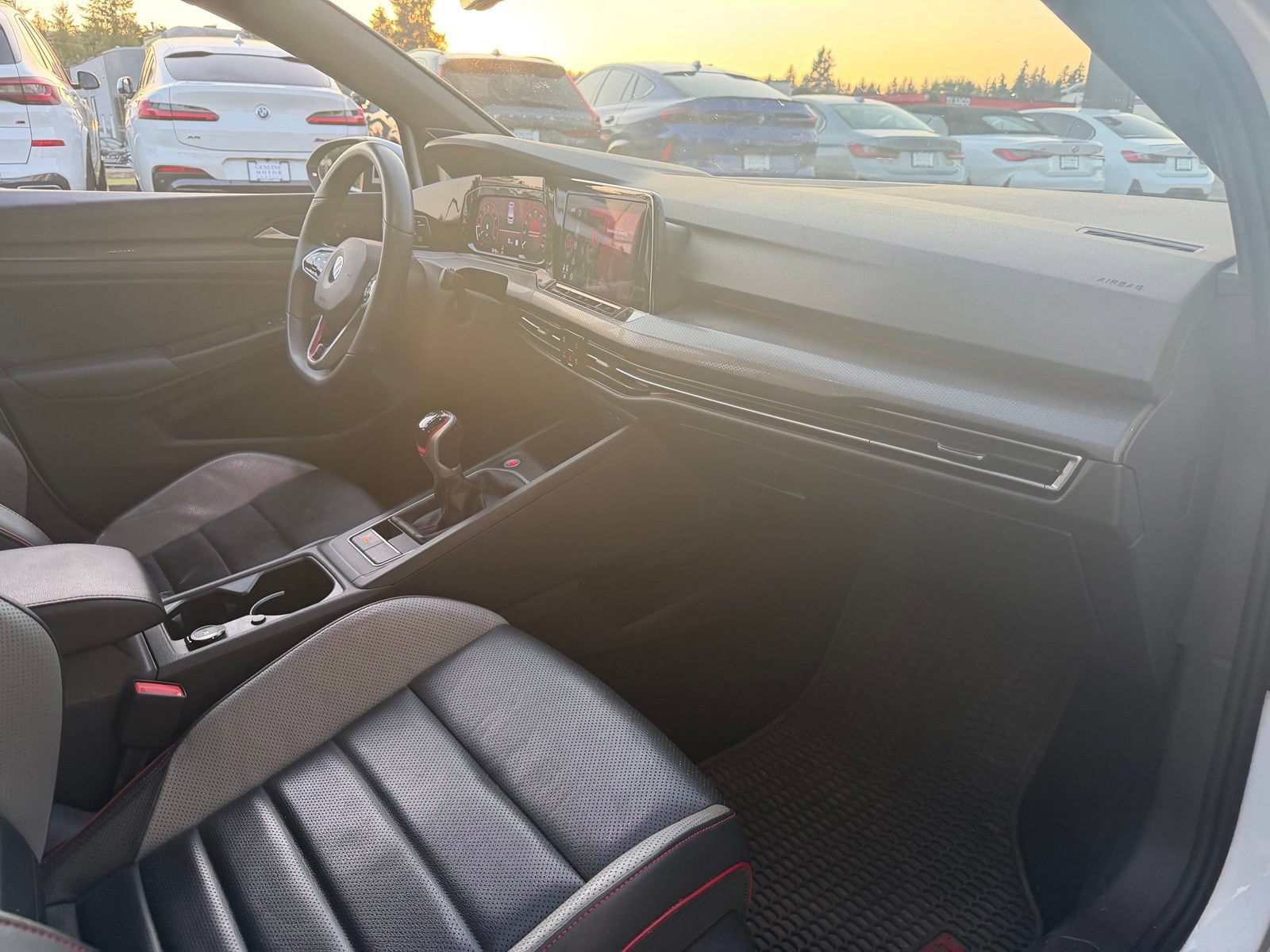 Used 2022 Volkswagen GTI SE FWD image 23