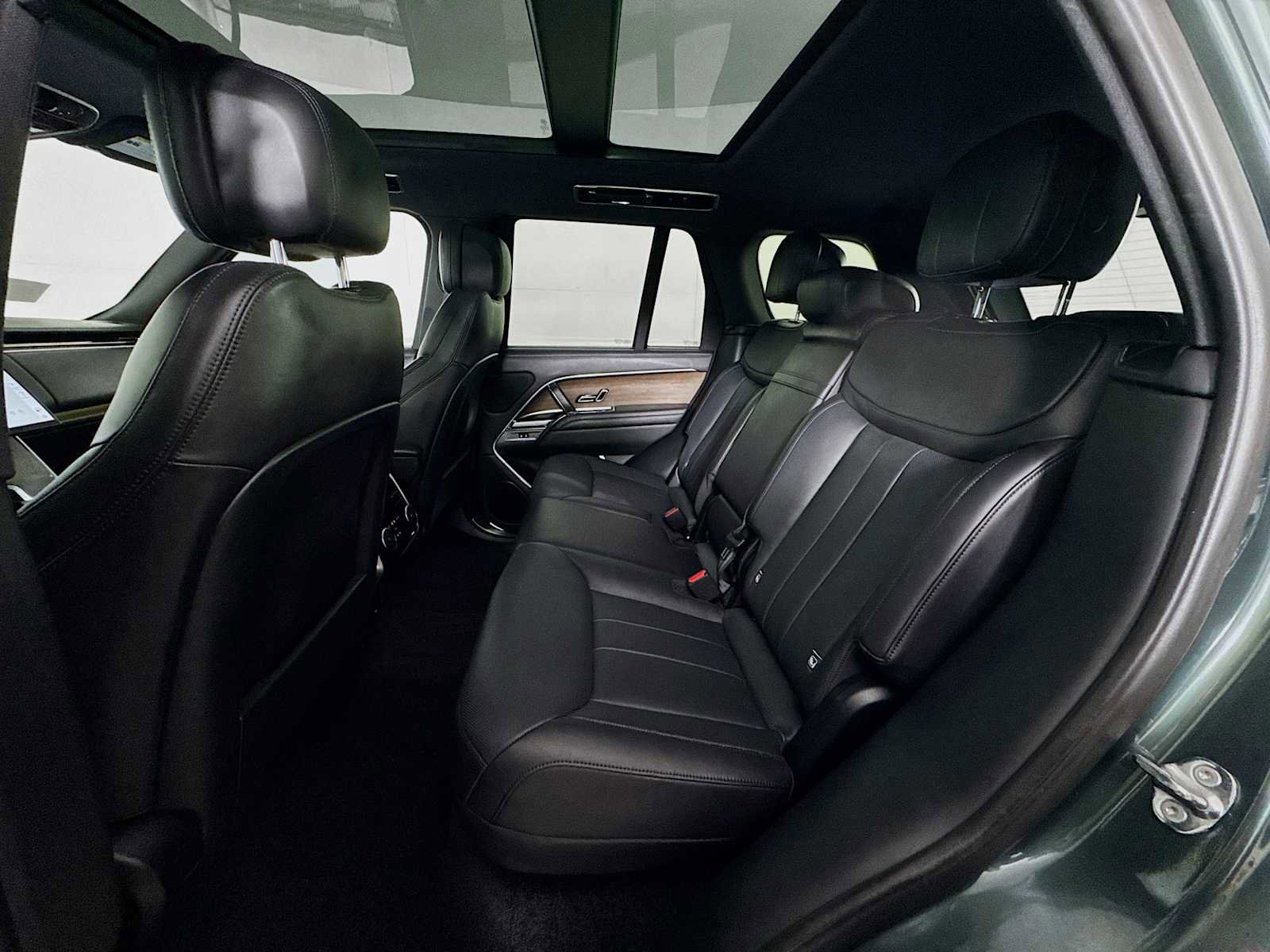 Used 2024 Land Rover Range Rover SE image 22