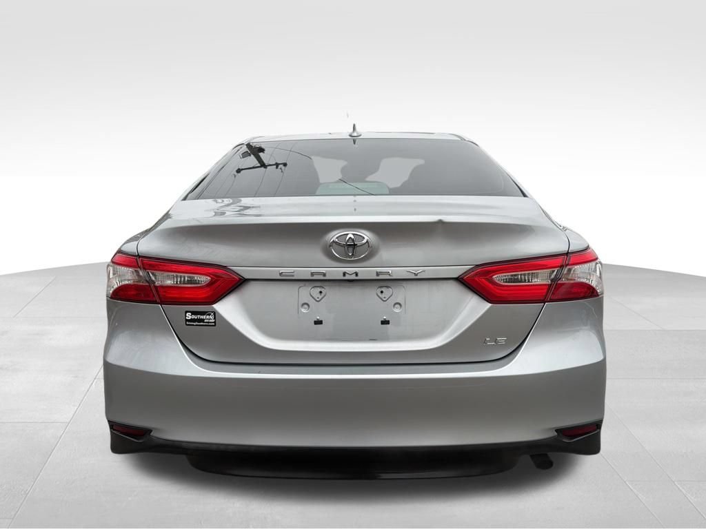 Used 2019 Toyota Camry LE FWD image 4