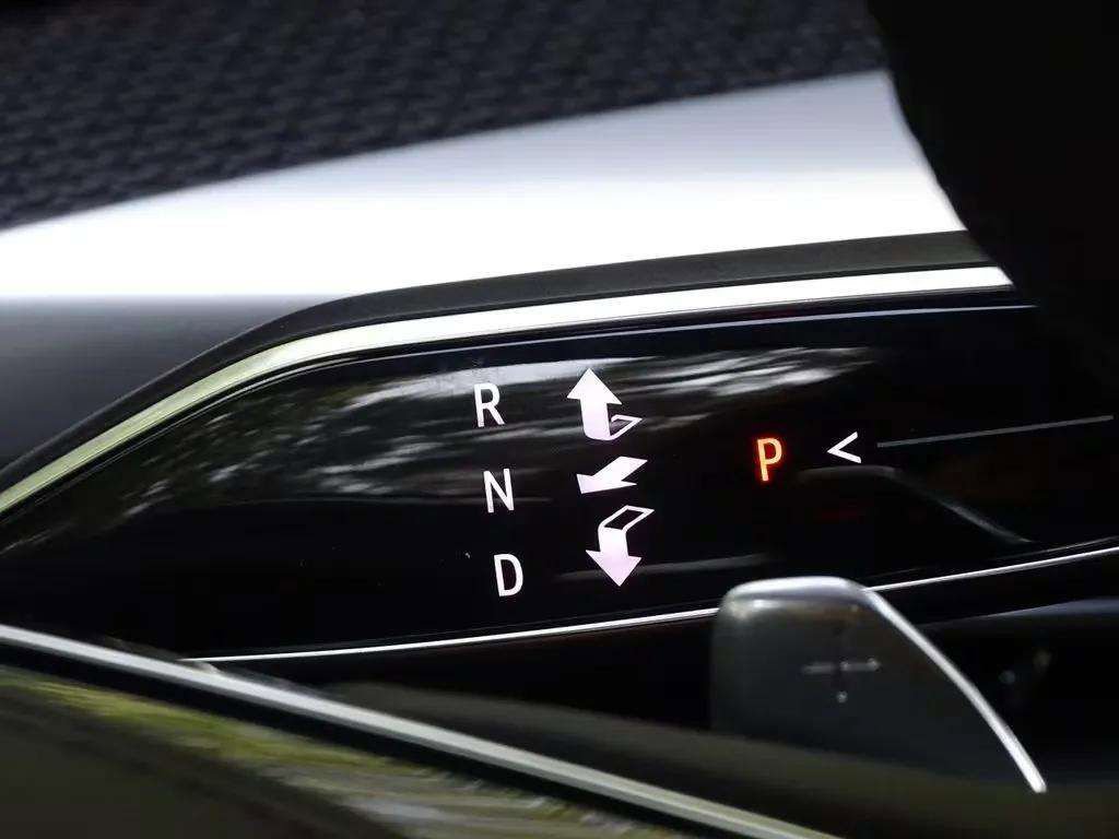 Used 2025 Cadillac Escalade V image 27