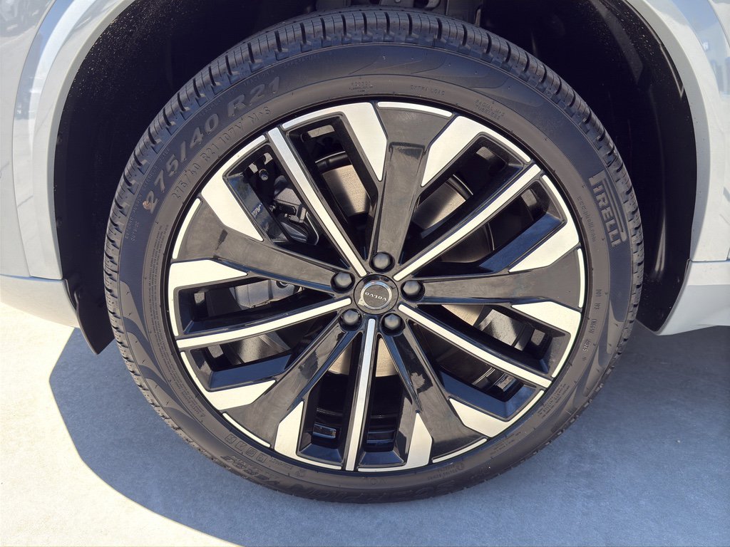 New 2026 Volvo XC90 T8 Plus w/ Protection Package Premier image 17