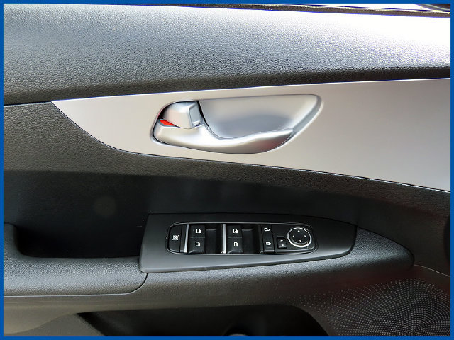 Used 2023 Kia Forte LXS FWD image 12