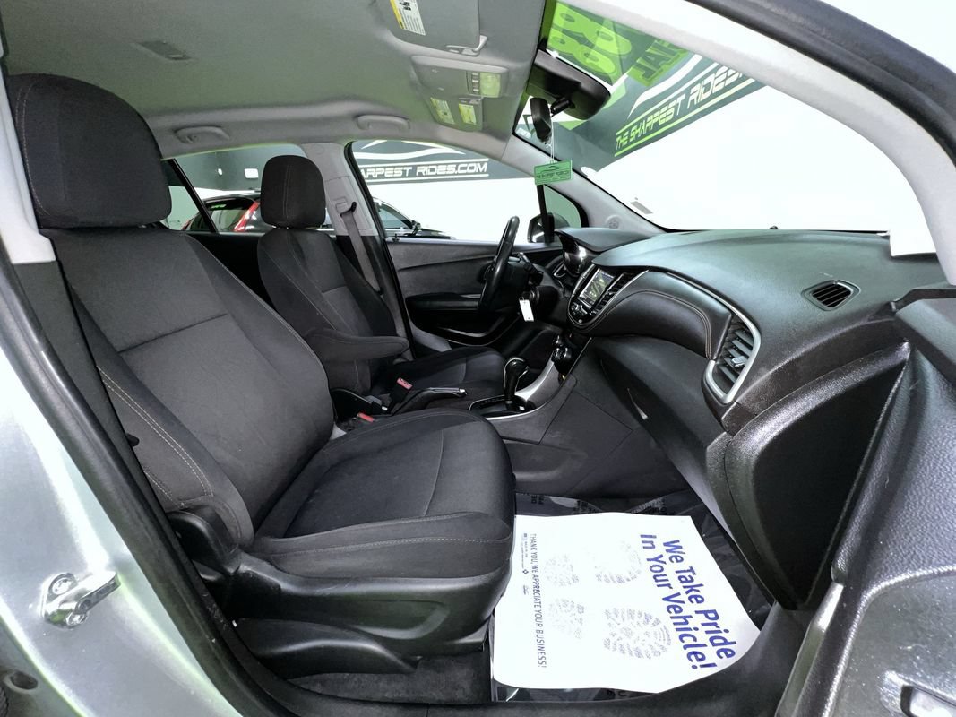 Used 2020 Chevrolet Trax LT AWD/4WD image 28