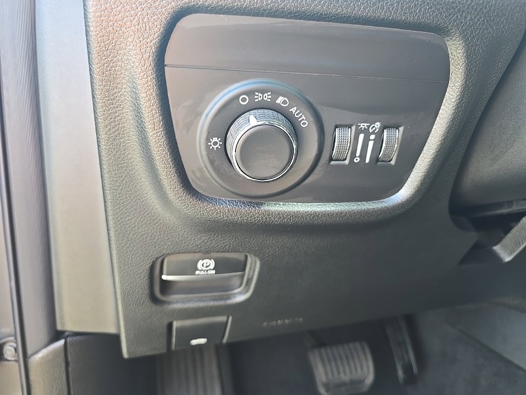 New 2025 Jeep Grand Cherokee Altitude image 31