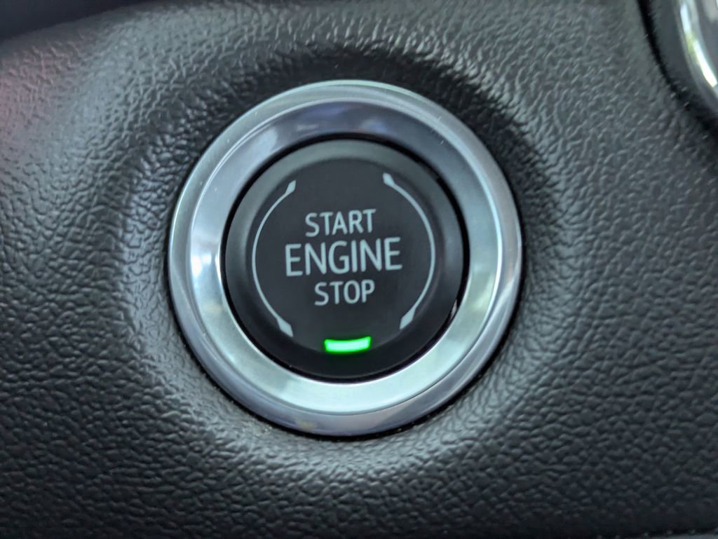 Used 2025 Chevrolet Colorado LT w/ LT Convenience Package RWD image 7