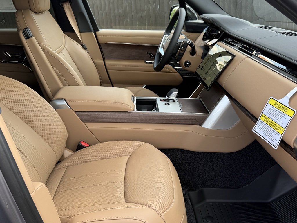 New 2025 Land Rover Range Rover SE image 12