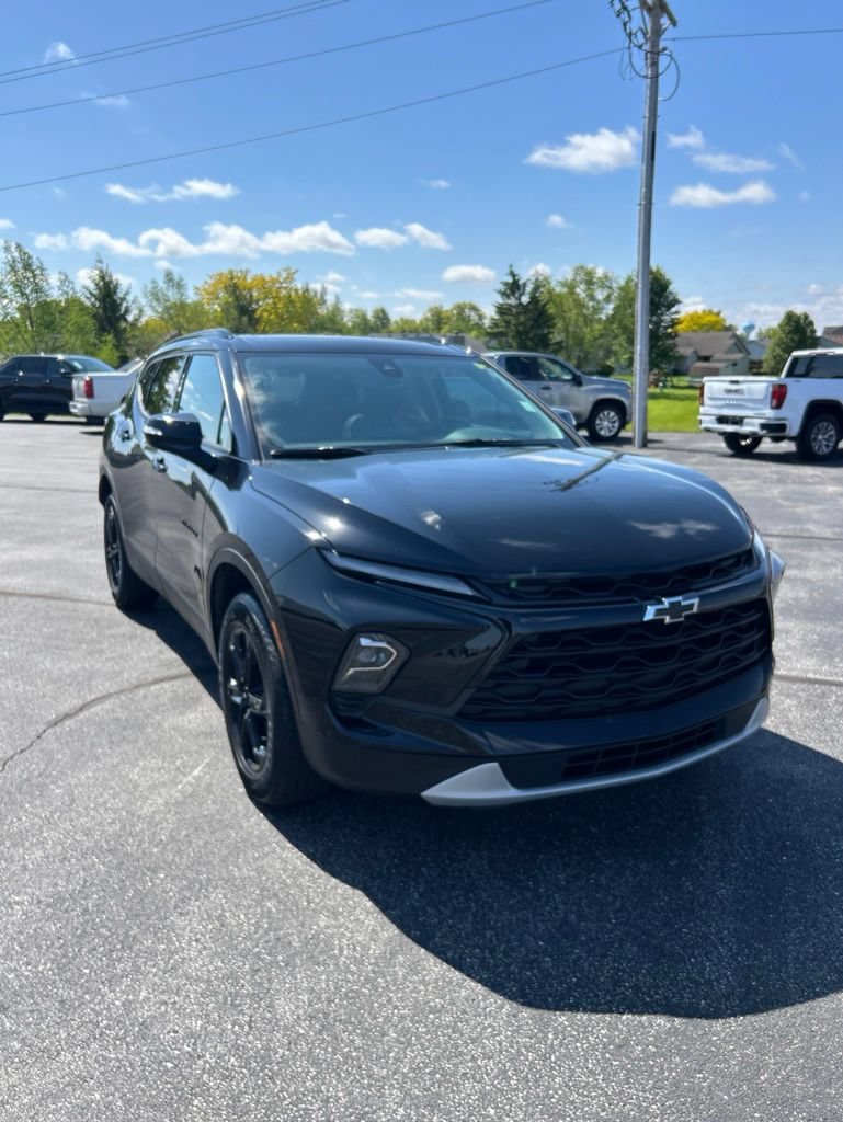 Used 2024 Chevrolet Blazer LT w/ Midnight/Sport Edition FWD image 1