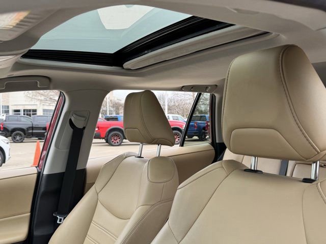 Used 2025 Toyota RAV4 XLE Premium image 32