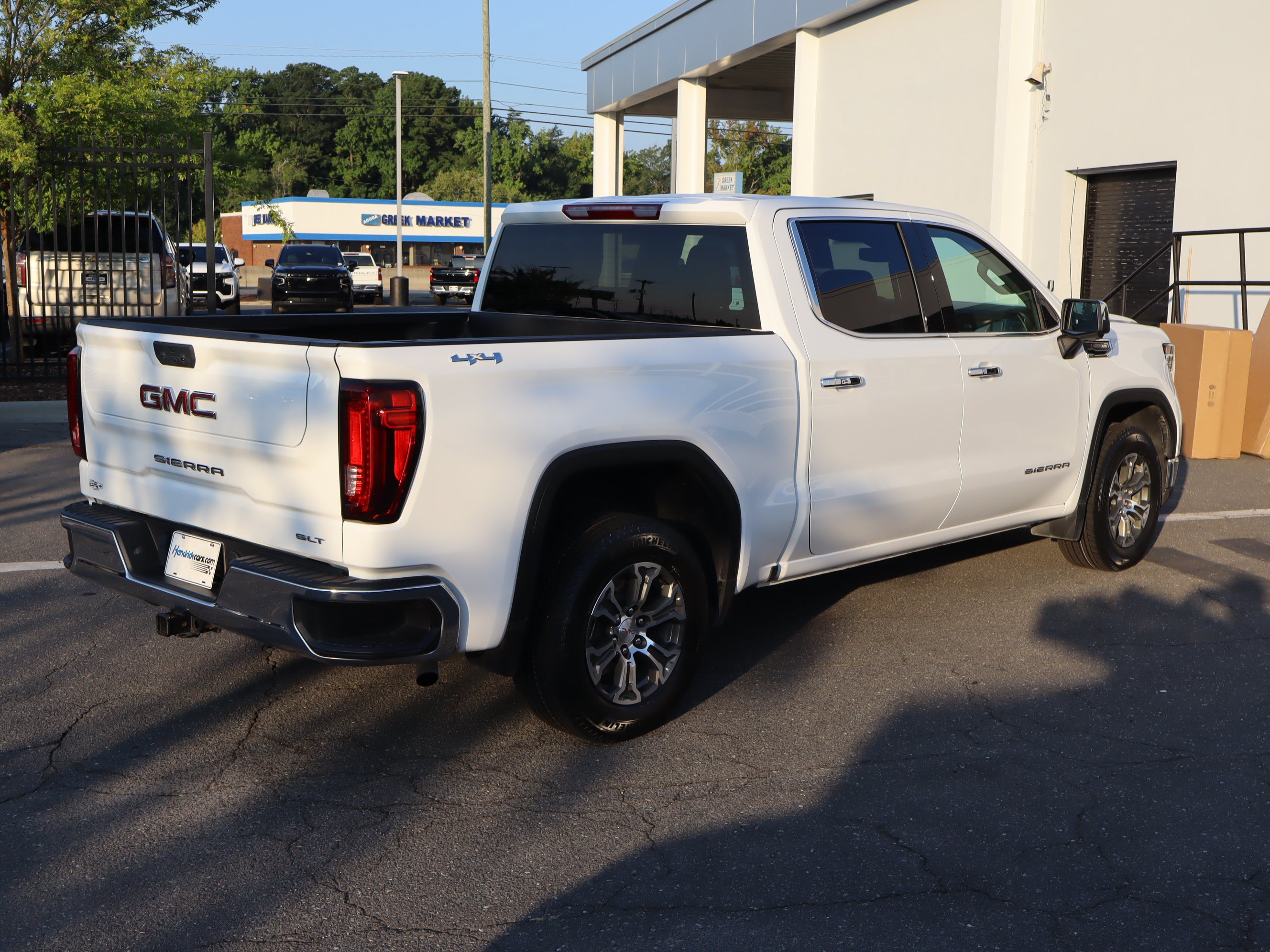 Used 2025 GMC Sierra 1500 SLT AWD/4WD image 10