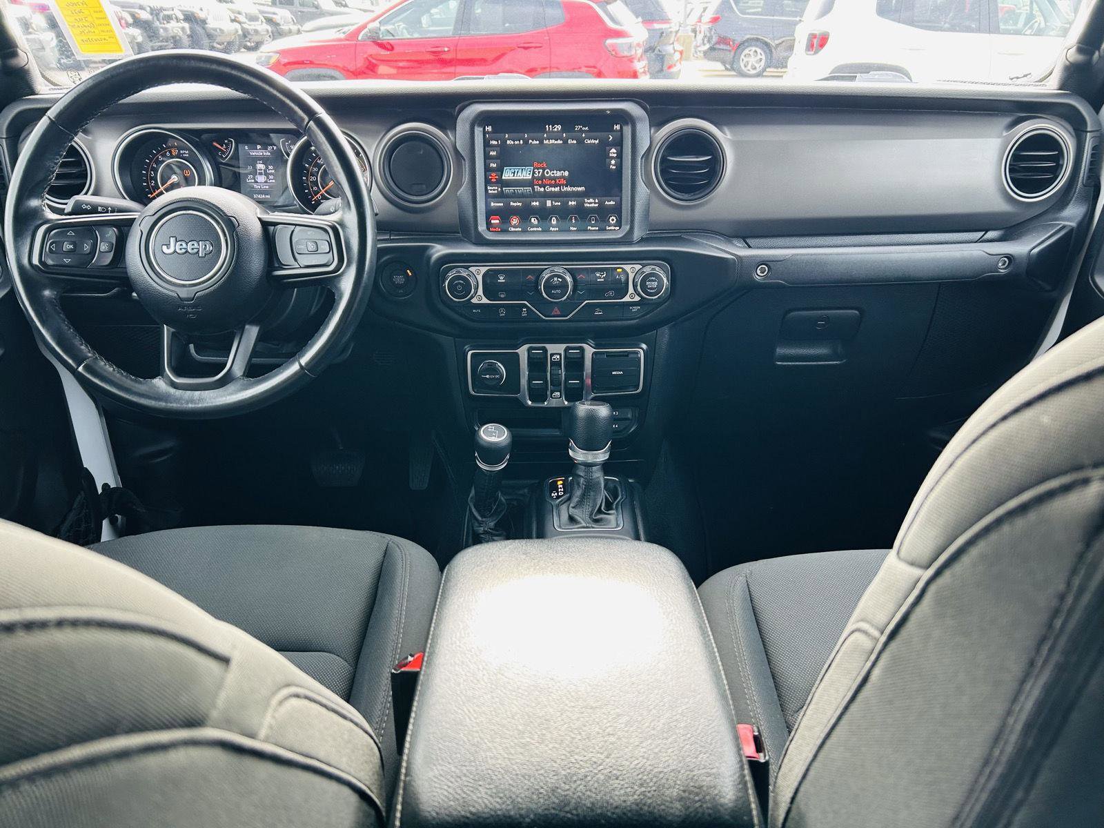 Used 2022 Jeep Gladiator Sport image 19