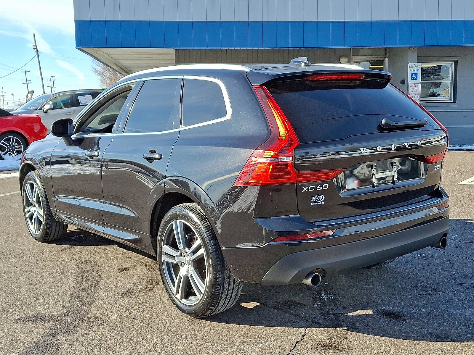 Used 2021 Volvo XC60 T5 Momentum w/ Premium Package image 6