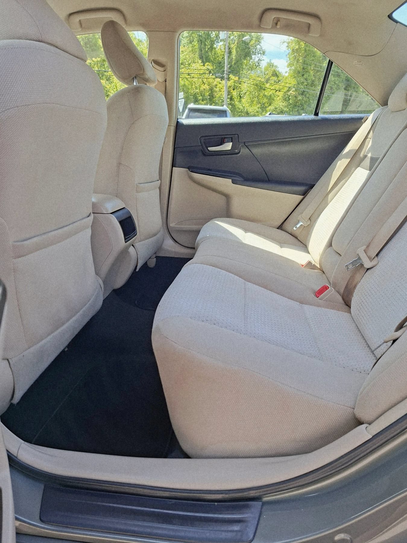 Used 2012 Toyota Camry LE FWD image 10