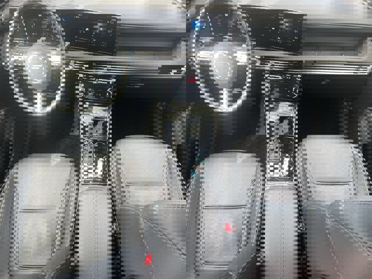 Used 2025 Hyundai Santa Cruz Limited image 14