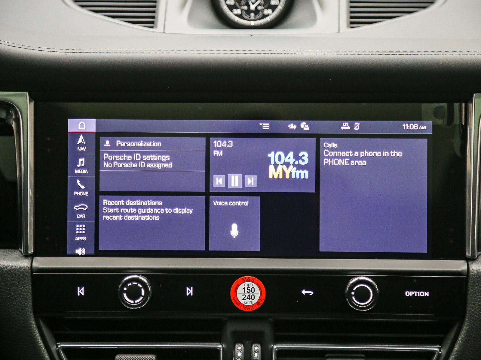 Certified 2026 Porsche Macan AWD/4WD image 18