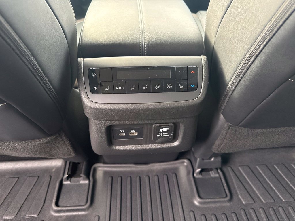 Used 2024 Nissan Pathfinder Platinum w/ Cargo Package AWD/4WD image 22
