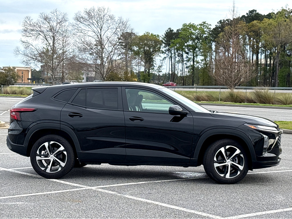 Used 2026 Chevrolet Trax RS w/ Sunroof Package image 20