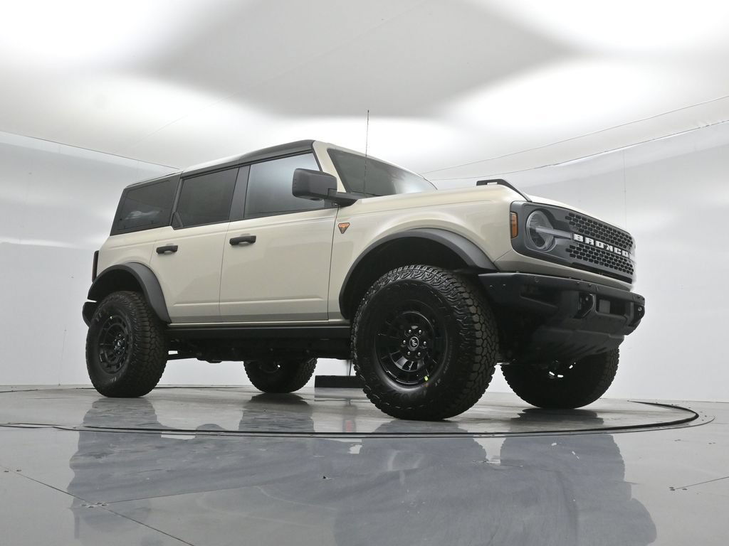 New 2026 Ford Bronco Badlands w/ Wildtrak Package AWD/4WD image 3