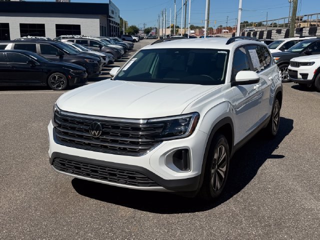 Used 2024 Volkswagen Atlas SE FWD image 1