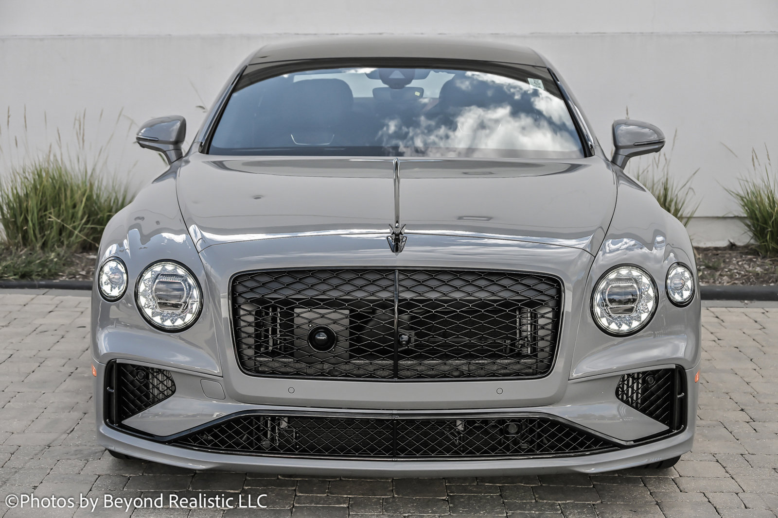 New 2025 Bentley Flying Spur Plug-In Hybrid image 2