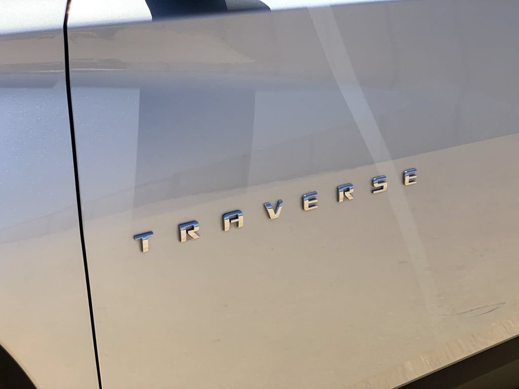 Used 2021 Chevrolet Traverse LT FWD image 30