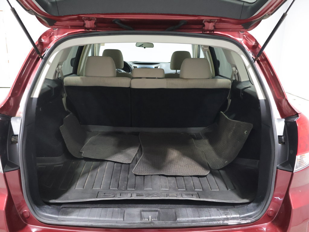 Used 2013 Subaru Outback 2.5i Premium w/ All-Weather Pkg AWD/4WD image 4